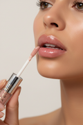 Lesha Lip Gloss Lifestyle Shot